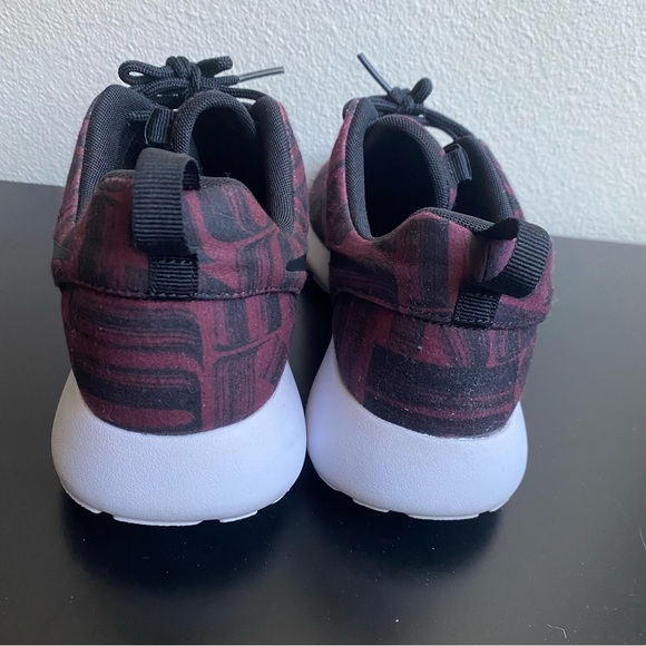 Women’s Nike Roshe One Print Night Maroon - Picture 6 of 6